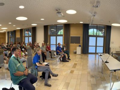 Foto: WALDPÄDAGOGIK auf der Burg Feuerstein / Ebermannstadt